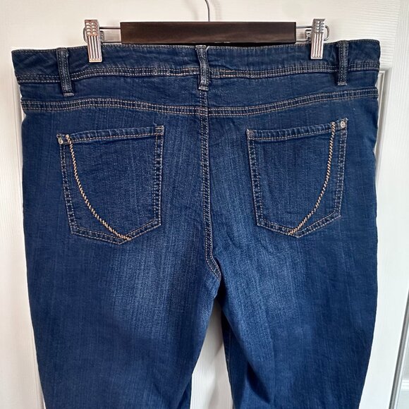 Sonoma Women's 16 Modern Fit Denim Jean Capris Contrast Stitching Mid-rise - Picture 5 of 9